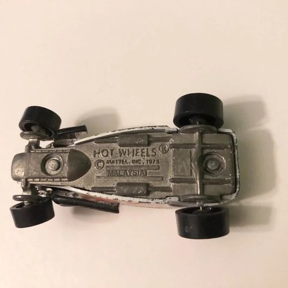 Vintage Lot of 3 Hot Wheels Roadster Malibu Grand Prix Race Car - Picture 8 of 16